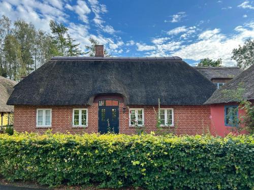Skanderborg House | Idyllic House By Mossø