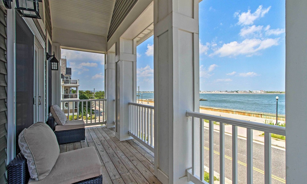 Atlantic City Cottage | Idyllic Oceanfront Home on Atlantic City Boardwalk