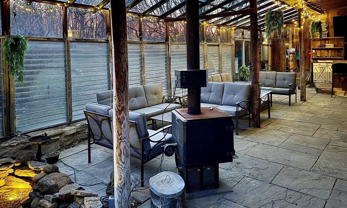 Bakerton House | Idyllic Riverfront Farmstead, Golf, Spa & More