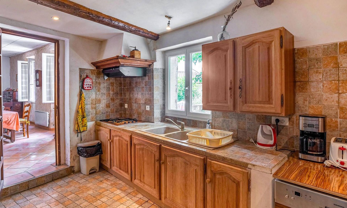 Limans House | Idyllic stone house in a quiet location.