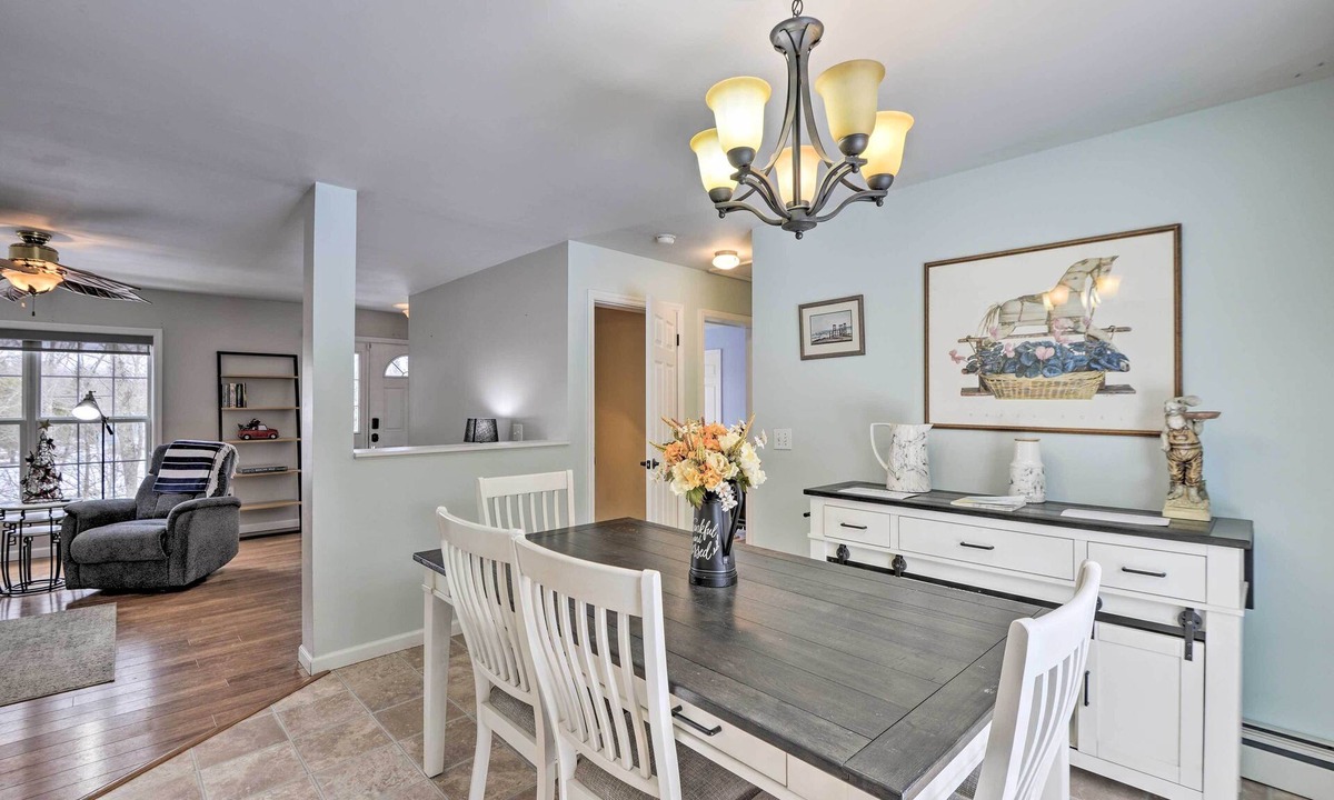 Washington House | Idyllic Washington Retreat w/Fire Pit & Yard