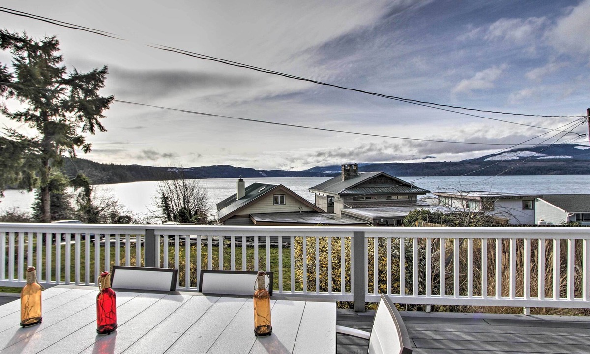 Adelma Beach Cottage | Idyllic Waterfront Cottage w/Beach & Sunset Views!