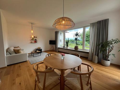 Stephanskirchen Apartment | Idyllische Wohnung mit Bergblick nah am Simssee