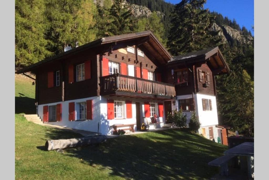 Bitsch Apartment | Idyllisches Chalet inmitten der Walliser Bergwelt