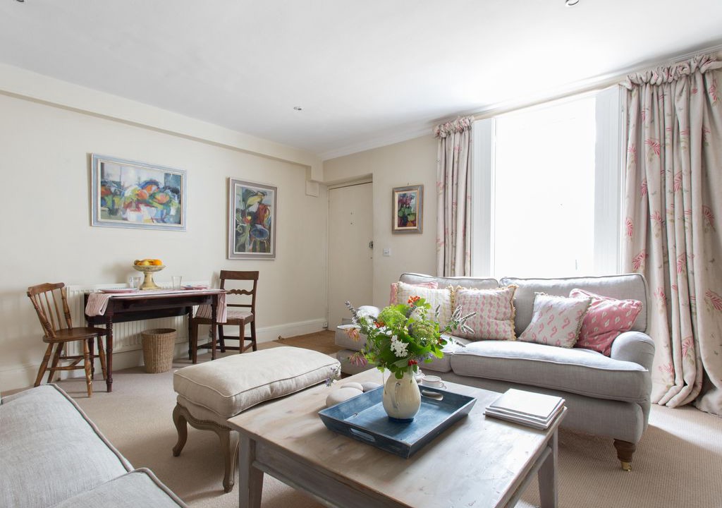 Redcliffe Apartment | Ifield Road X by onefinestay