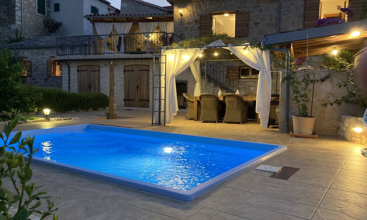 Vrisnik Villa | Il Melograno, an original Dalmatian stone house with a stunning view