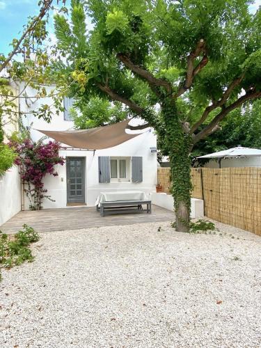Chateauneuf-les-Martigues Apartment | Il y a le Soleil, la Campagne et la Mer …1