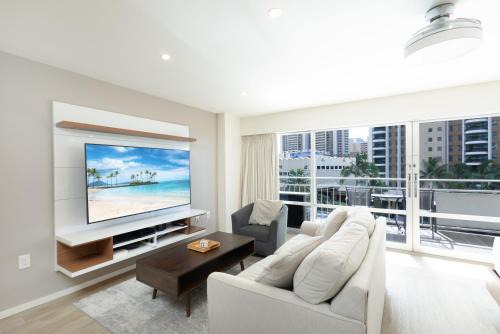 Waikiki House | Ilikai Tower 438