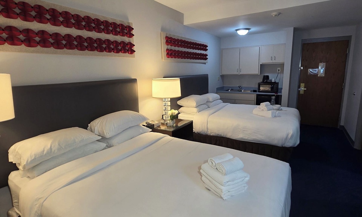 Rantoul Hotel | Illini Inn & Suites Hotel - Rantoul/Gifford/Champaign/Urbana