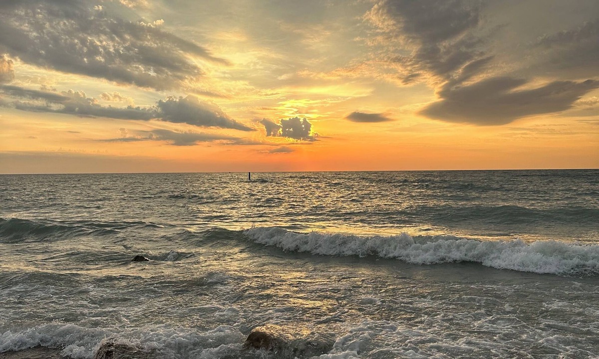 Zion Hotel | Illinois Beach Hotel