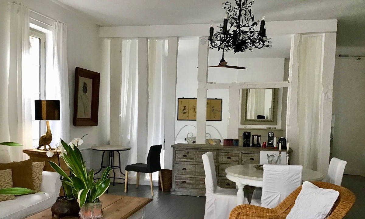 Issigeac Apartment | Imagine in Loft