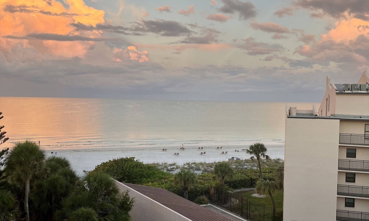 Siesta Key Condo | Imagine Paradise, Beachfront Crescent Beach, Updated 2bd/2bth,Great location