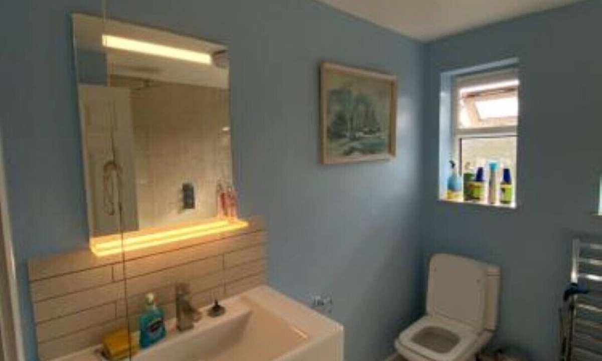 Syon Apartment | Immaculate 2-Bed Apartment in Isleworth by river