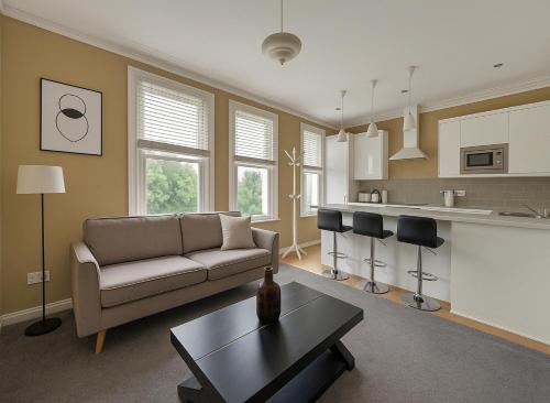 West Kensington Apartment | Immaculate 2 Bed Flat in West Kensington