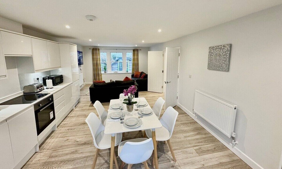 Faversham Apartment | Immaculate 3Bed home/freeparking