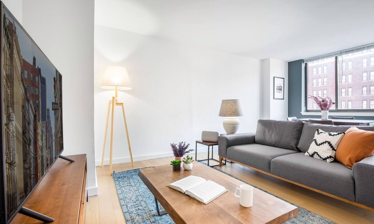 Chelsea Apartment | Immaculate Chelsea 1BR w/Water views + Doorman by Blueground