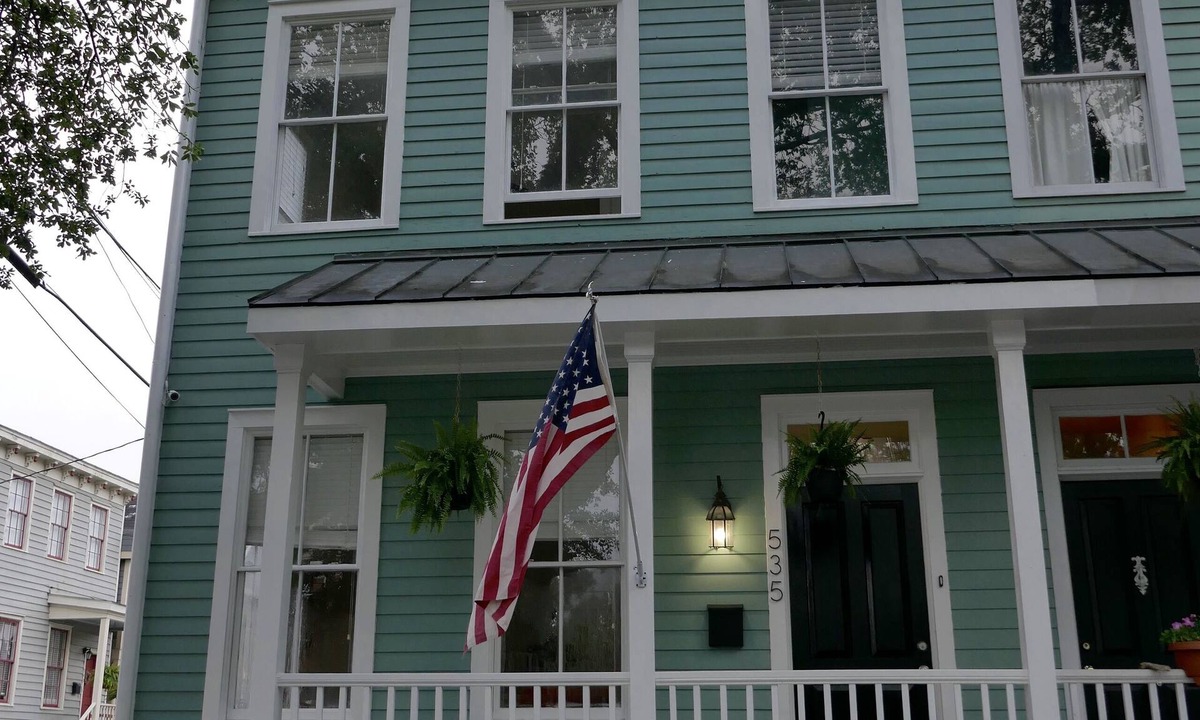 Beach Institute House | Immaculate Historic District Fast Wifi Free Parking & Cable