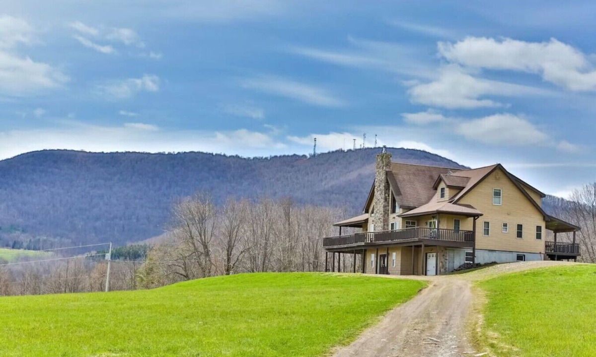 Stamford Cabin | Immaculate Mountain Top Cabin