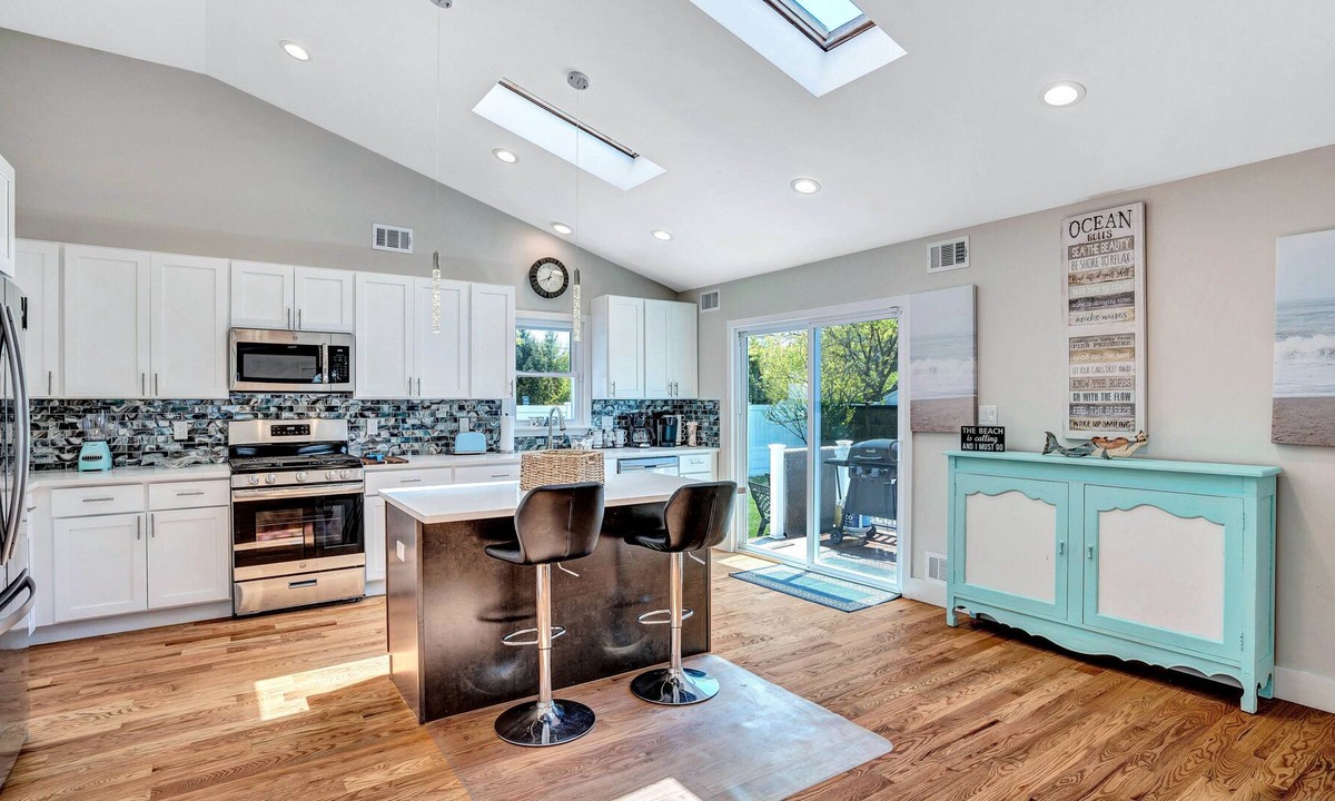 West Belmar House | Immaculate Open Concept Beach House!