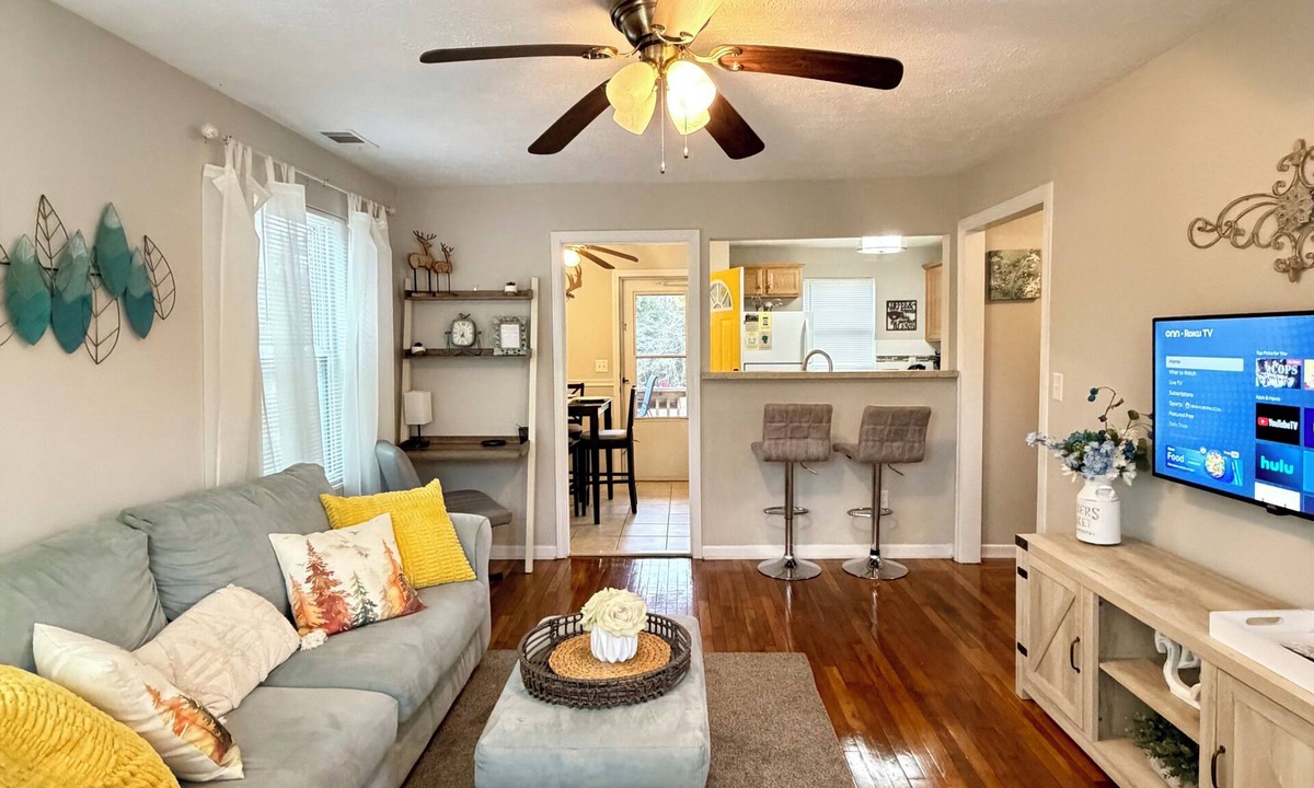 North Augusta House | Immaculate Private Home w/visiting Deer & parking