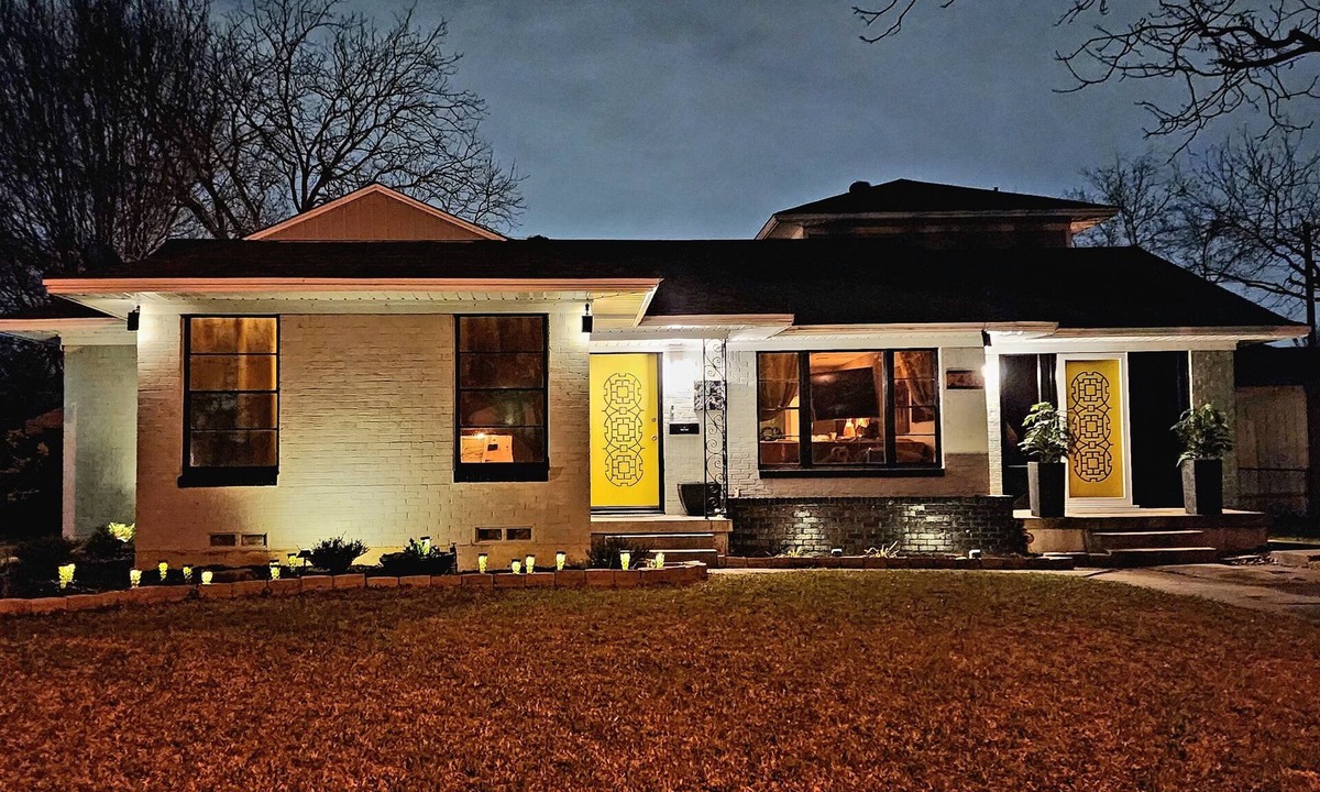 Dallas House | Immaculate Relaxed & Stylish East Dallas Neighborhood Living 20m from DT Dallas!