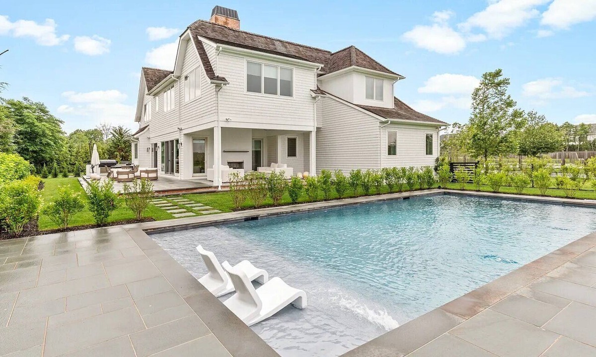 Tuckahoe House | Immaculate Southampton Home, Private Heated Pool, Great for Groups, Walking.