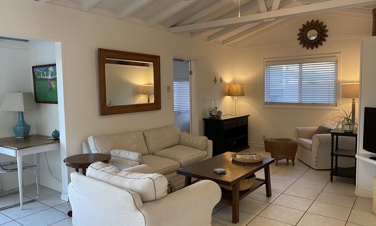 Balboa Island Apartment | Immensely Charming Apartment on Balboa Island