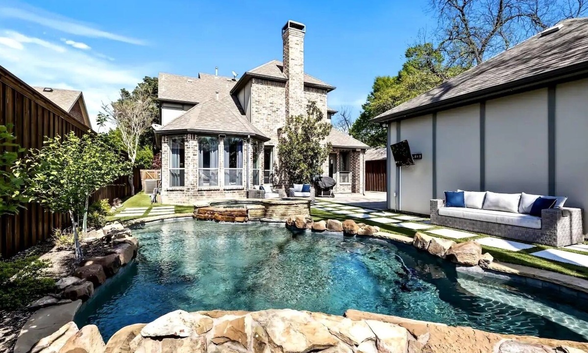 Dallas House | Immerse Yourself in Luxury
