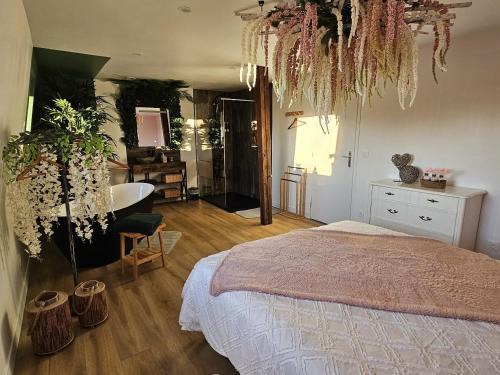 La Bassee Apartment | Immersion Forêt Enchantée, 70m2 Atypique & Design aux portes de Lille