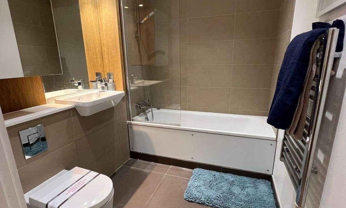 Erith Apartment | Impeccable 2-Bed Apartment in Erith