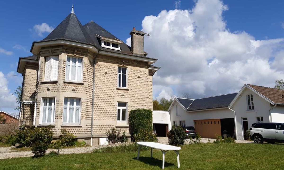 Pargny-sur-Saulx Villa | Impeccable Domain 4-Bed villa in Pargny-sur-Saulx