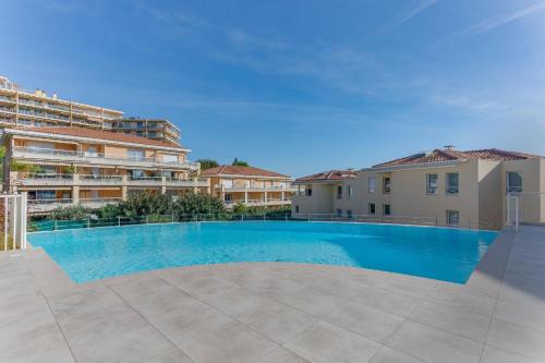 Saint Pierre de Feric Apartment | IMPERIA AP4490 by RIVIERA HOLIDAY HOMES