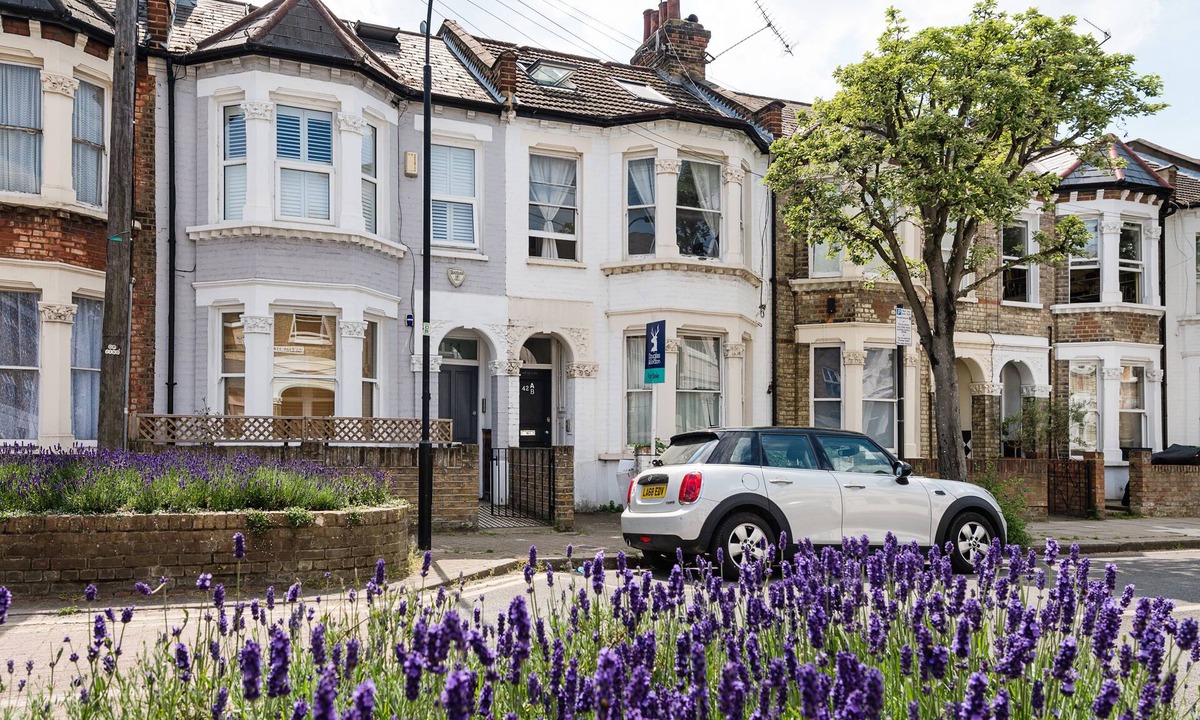 Sands End Apartment | Imperial Wharf