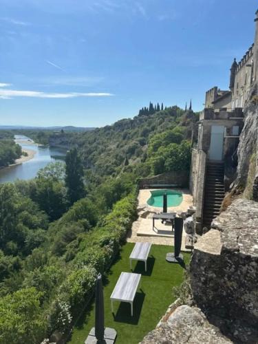 Aigueze House | Impressionnant Manoir avec Piscine à Aiguèze, 450 m²