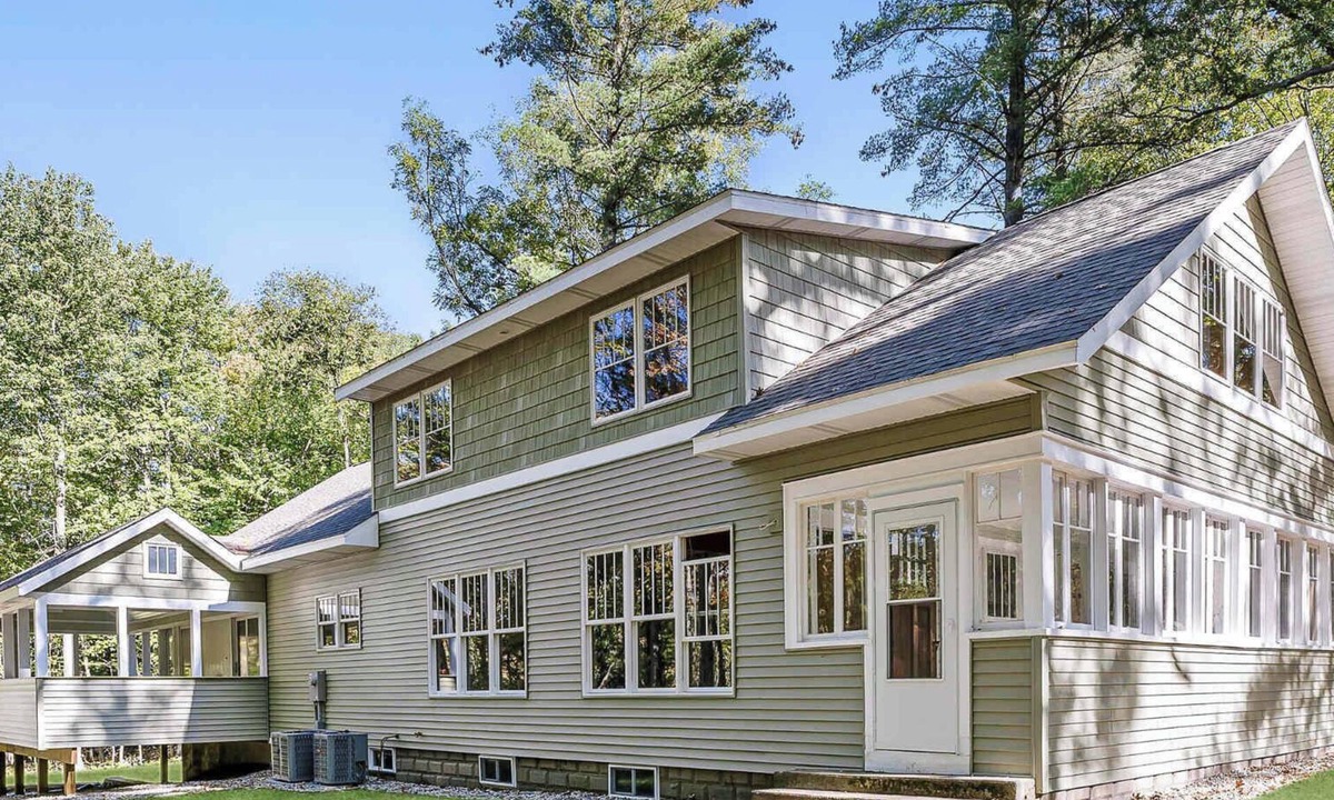 Kendall House | Impressive Dual Woods and Lake Homes That Sleep 32