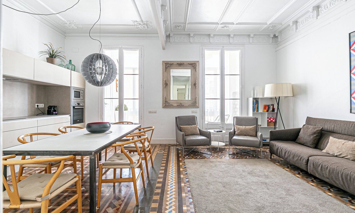 Eixample Condo | Impressive modernist apartment 20 mtrs from Paseo de Gracia