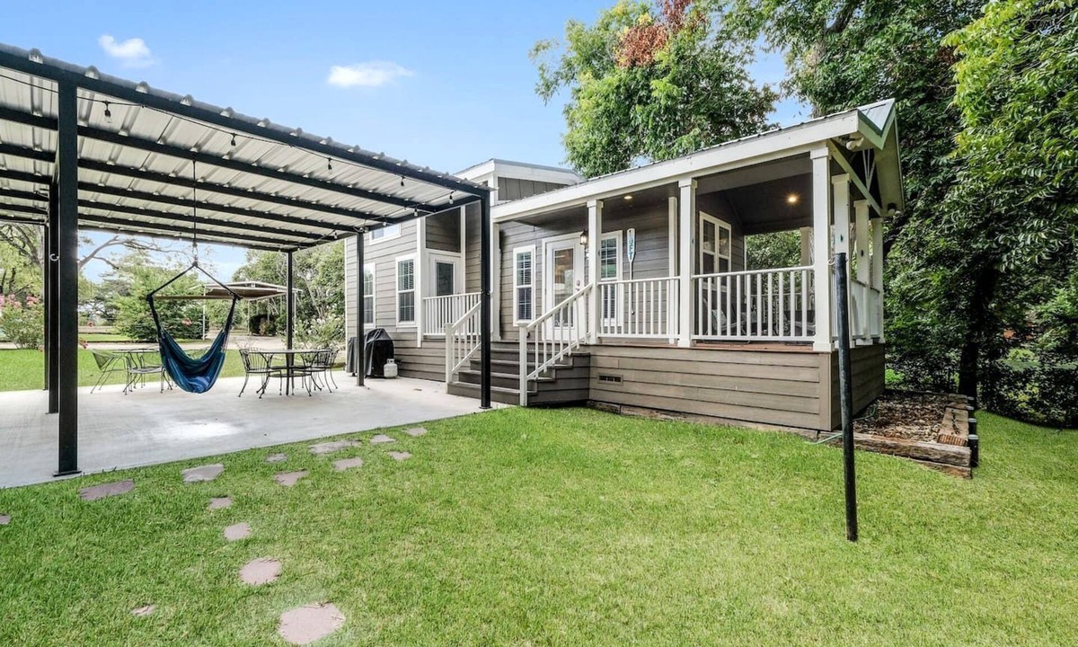 Seguin Cabin | Impressive Tiny House with River Access and Fire Pit in Seguin, Texas