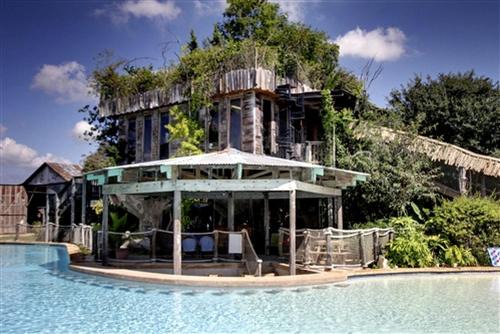 New Braunfels House | Impressive Tree House near the Guadalupe River in New Braunfels, Texas