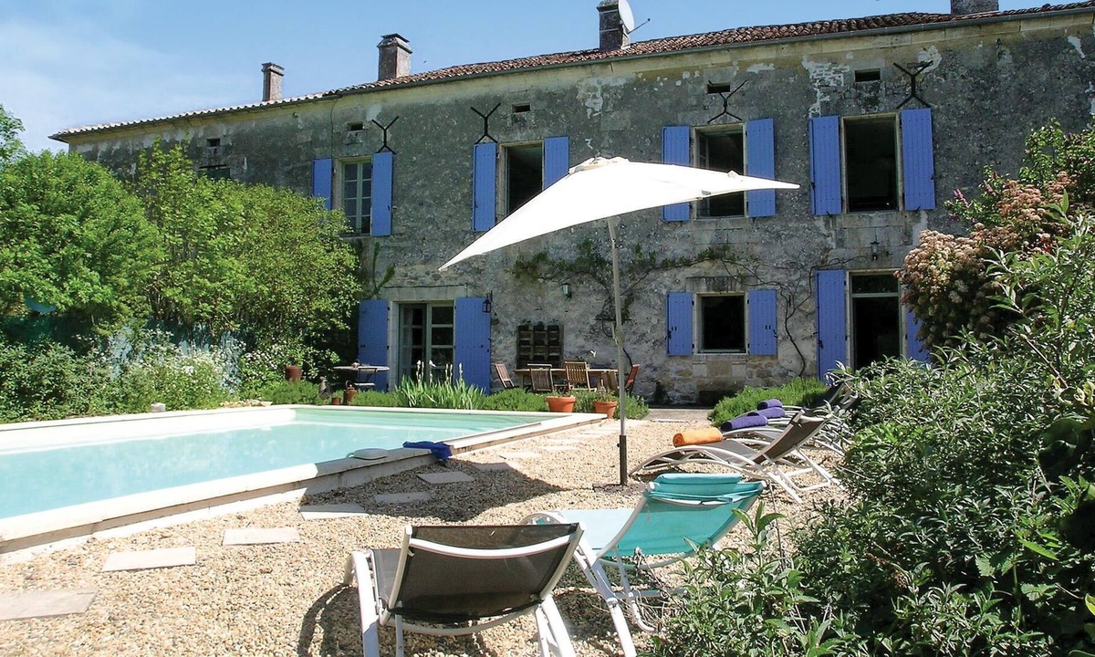 Puyrenier House | In a village, next to the house of the owner, this cottage with swimming pool awaits you.