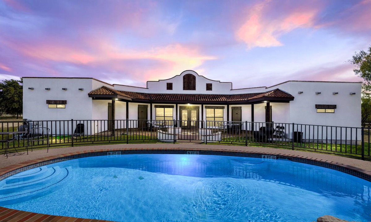 Sabinal House | In Concan | Private pool | Under $600/night