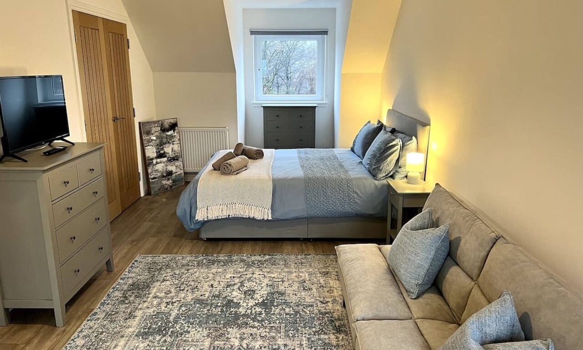 Bonhill House | Inchmurrin Townhouse