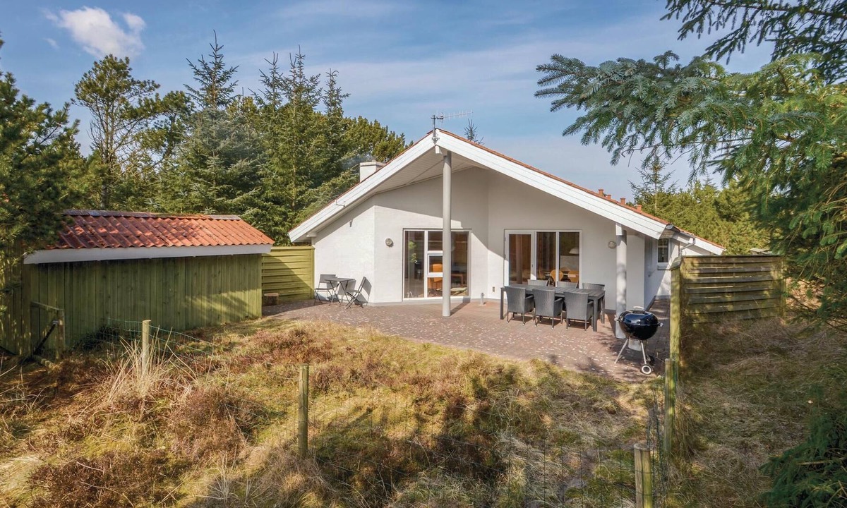 Klitmoller House | In the choice of materials for this beautiful craftsman house a lot of attention was paid to good qu