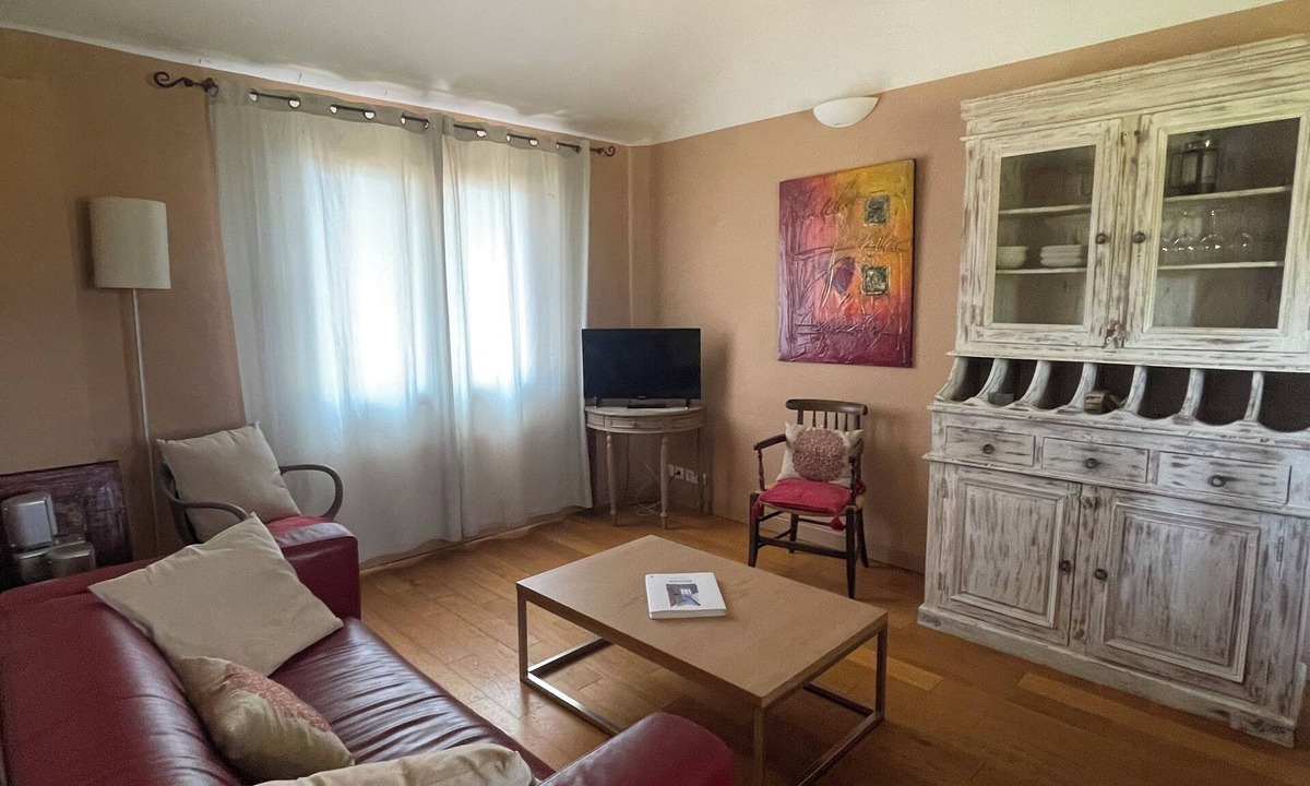 Saint-Gilles Other | In the middle of the vineyard in the castel