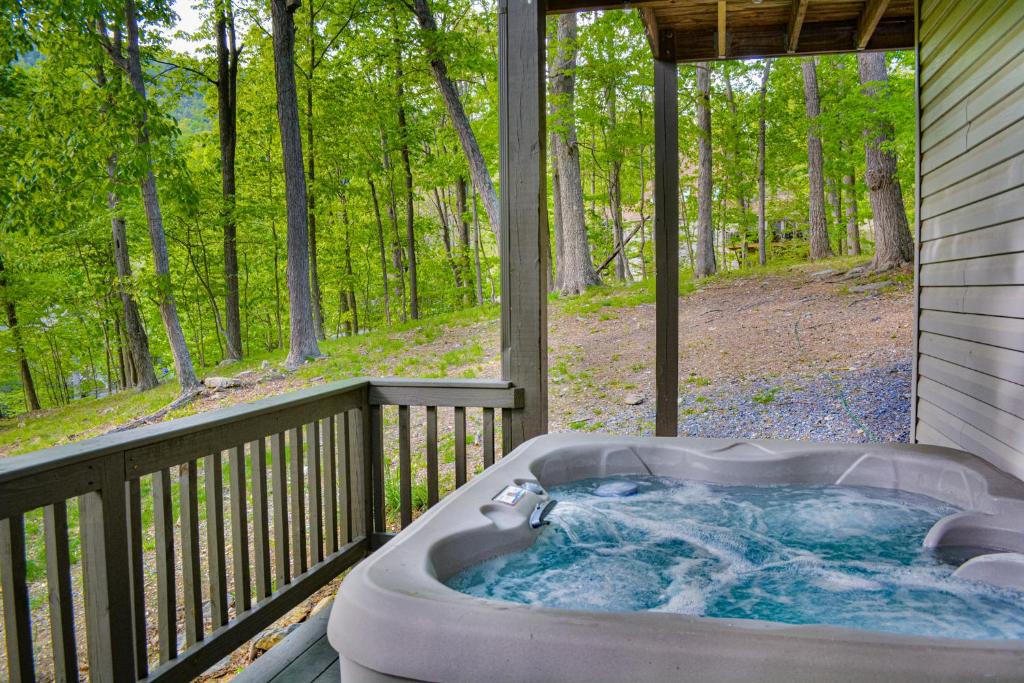 Massanutten Ski Chalet | In The Woods - 5 BR Chalet with Game Room, Fire Table and Hot Tub