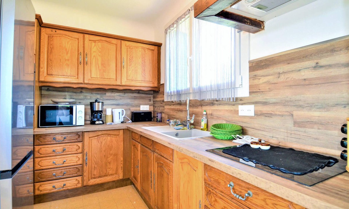 Saint-Laurent-La-Vernede House | In this beautiful cottage with jacuzzi you can enjoy a relaxing vacation.