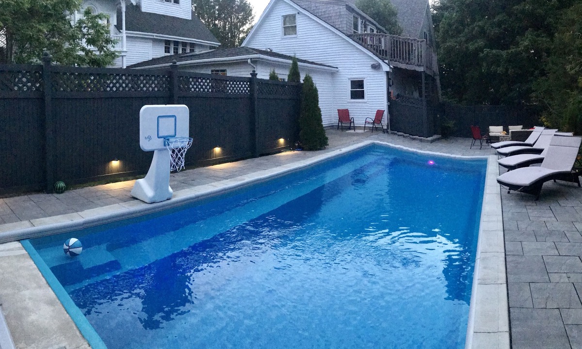 Lubec House | In-Town 5 bedroom Victorian with Heated Pool