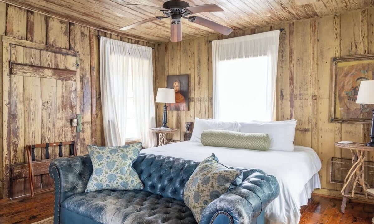 Round Top Cottage | IN TOWN | Soaking Tub + Escape for Two | The Bybee