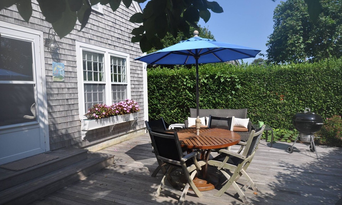 Nantucket Town Cottage | In-Town Walk to Beaches Charming Cottage Private Patio & Easy Parking