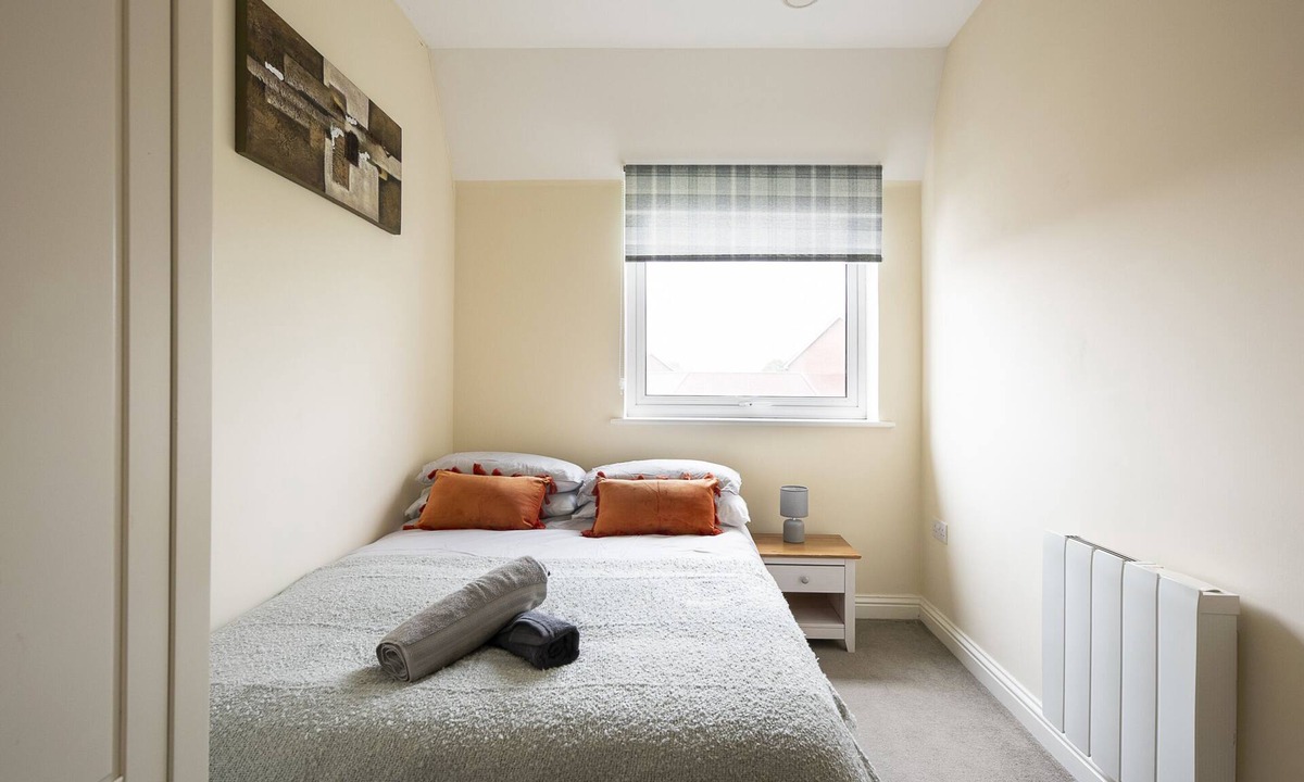 Aylesbury Apartment | Inaras place 2 bed deluxe with parking