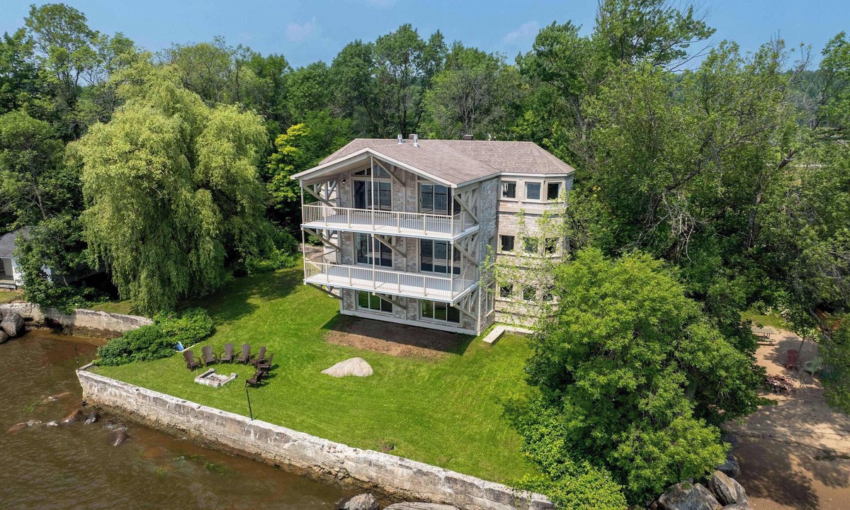 Saint-Augustin-de-Desmaures Ski Chalet | Incredible view | Chateau au bord du fleuve